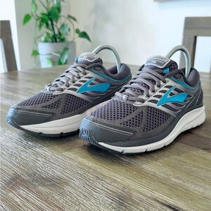 Women’s Size 7.5, Brooks Addiction 13, Running Shoes, Color Gray/Teal